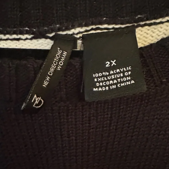 Black Sweater with Gingerbread Design Holiday Christmas - Picture 2 of 3